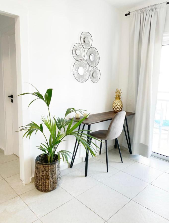 Flat In The Heart Of Ayia Napa/Центр Айя Напы Apartment Bagian luar foto