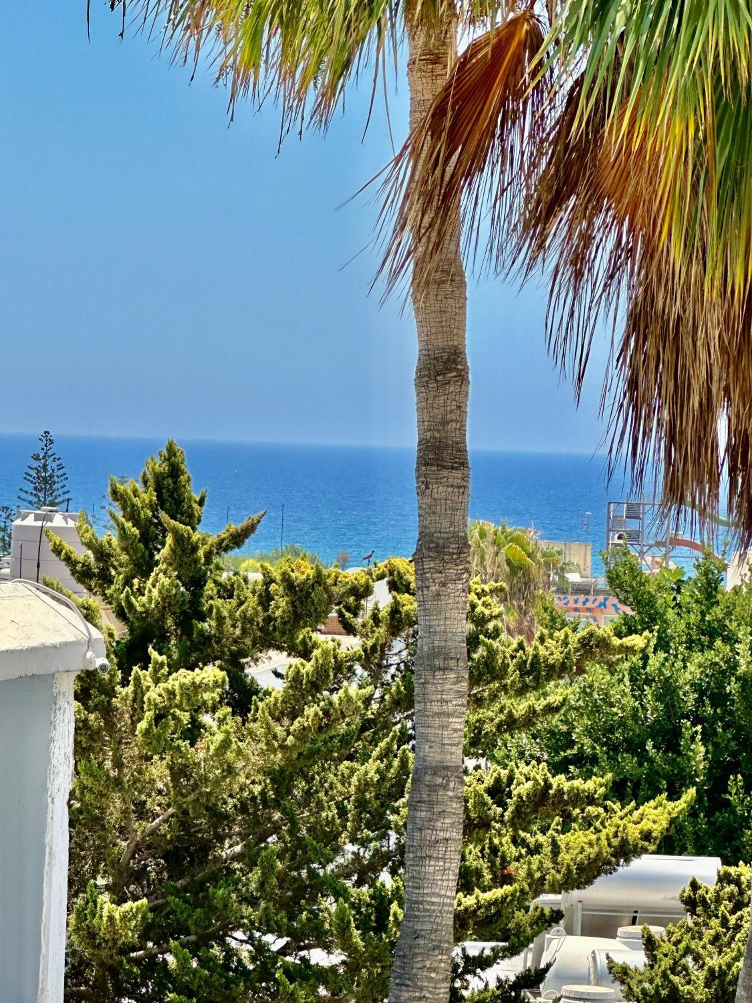 Flat In The Heart Of Ayia Napa/Центр Айя Напы Apartment Bagian luar foto